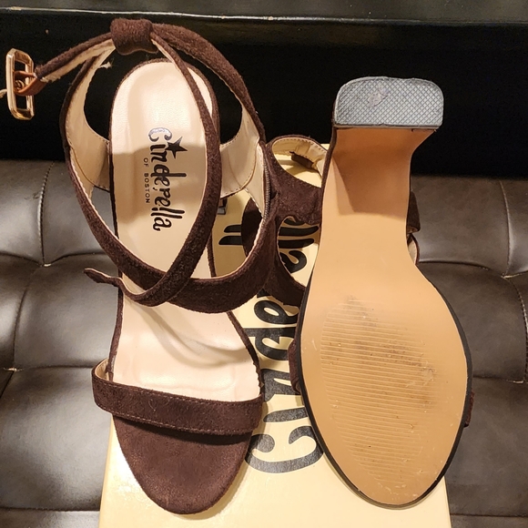 Suede strappy heels - Picture 3 of 5